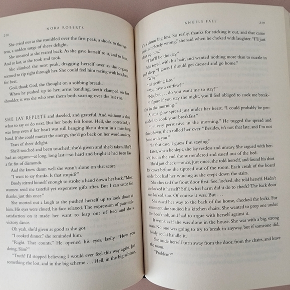 Nora Roberts "Angels Fall" Hardback Book - Picture 5 of 7